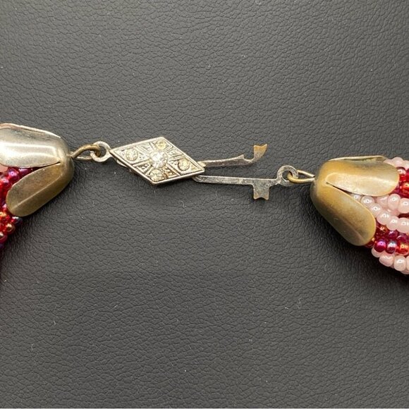 Rare Vintage Wide Collar Beaded Necklace with Red and Pink Seed Beads - Picture 8 of 11